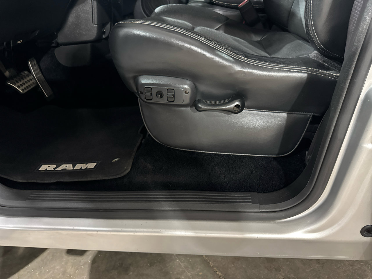 Used 2005 Dodge Ram 1500 Truck 2WD Quad Cab image 50