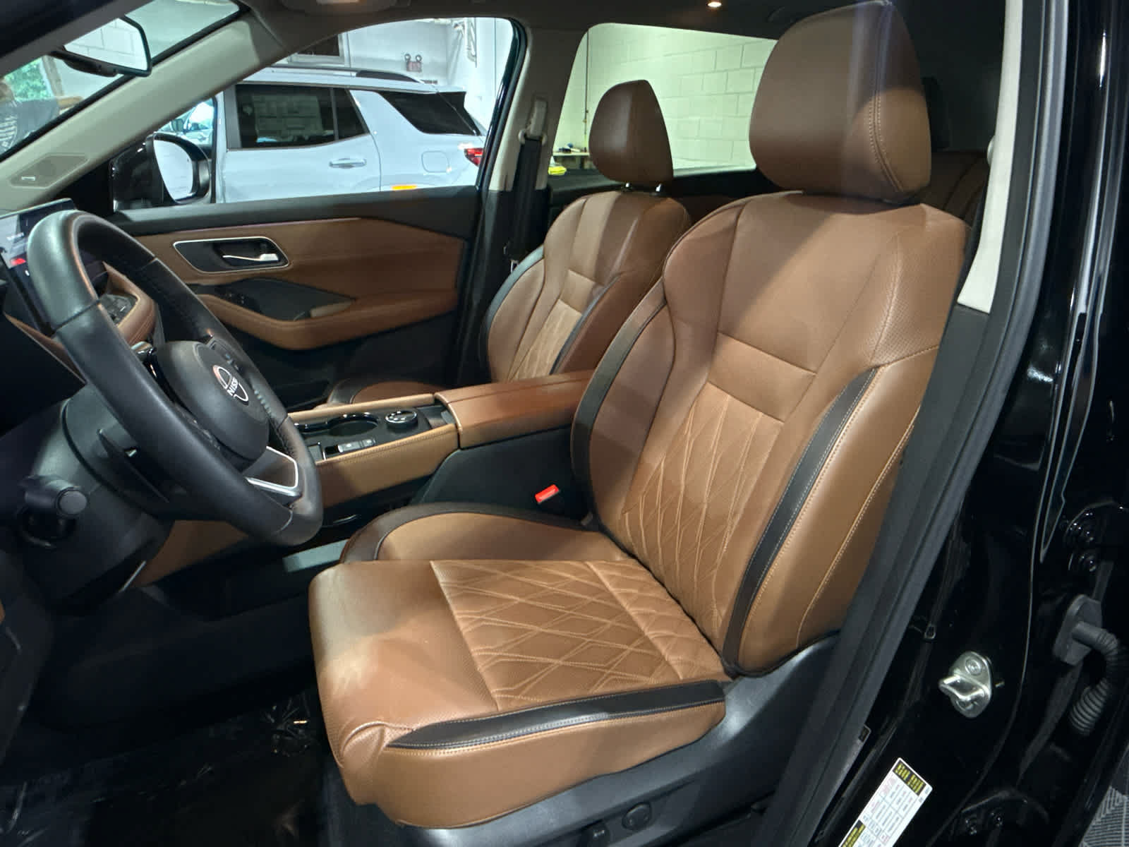 Certified 2024 Nissan Rogue Platinum AWD/4WD image 4