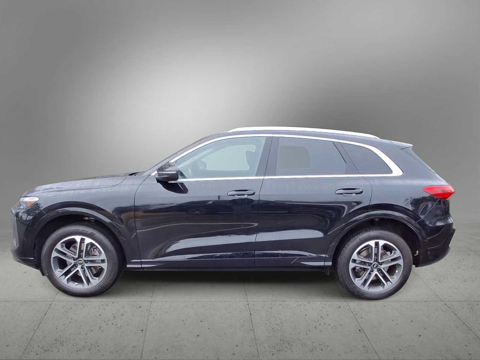 Used 2025 Audi Q5 Premium w/ Convenience Package AWD/4WD image 5