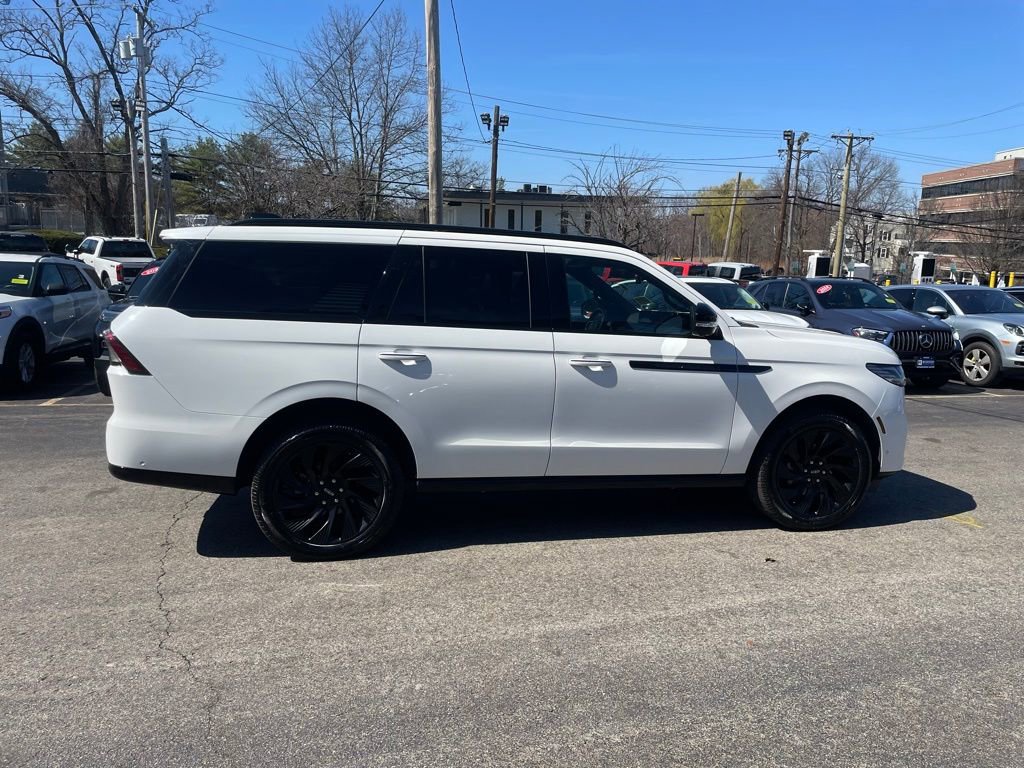 Used 2025 Lincoln Navigator Reserve w/ Jet Appearance Package image 7