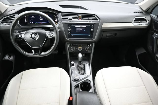 Used 2021 Volkswagen Tiguan SEL AWD/4WD image 17