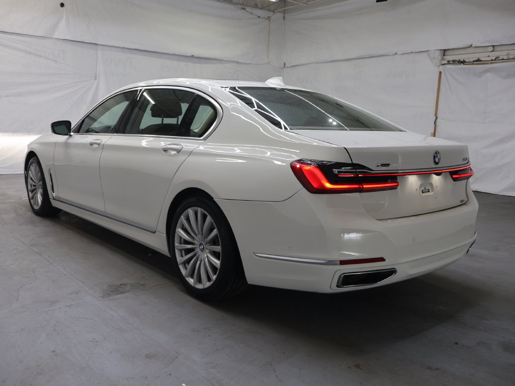 Used 2022 BMW 740i xDrive w/ Premium Package AWD/4WD image 5