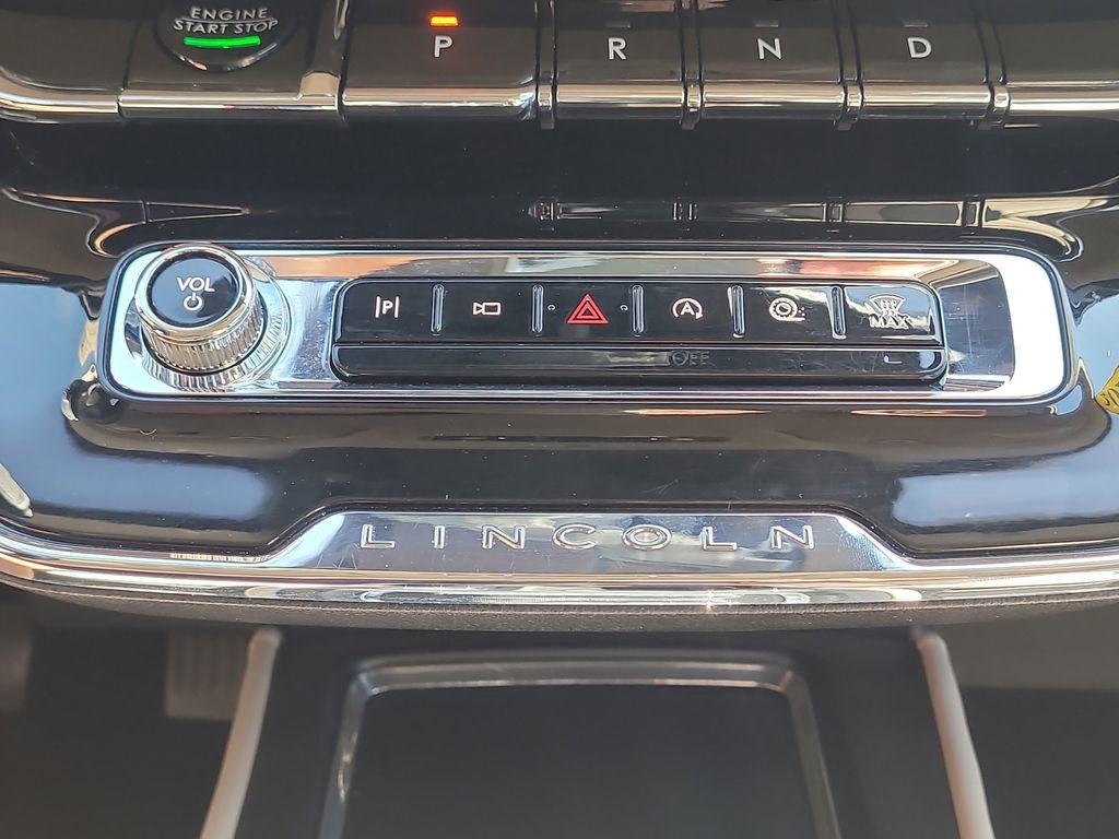 Used 2025 Lincoln Corsair Reserve w/ Jet Appearance Package image 24