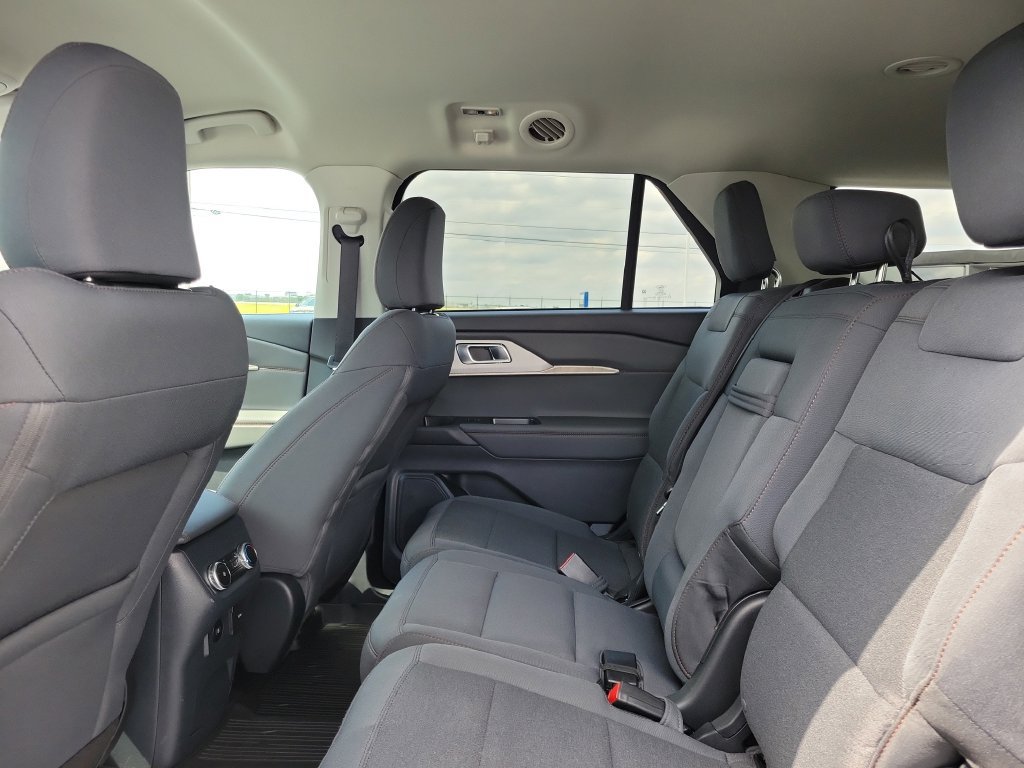 Certified 2025 Ford Explorer Active RWD image 15