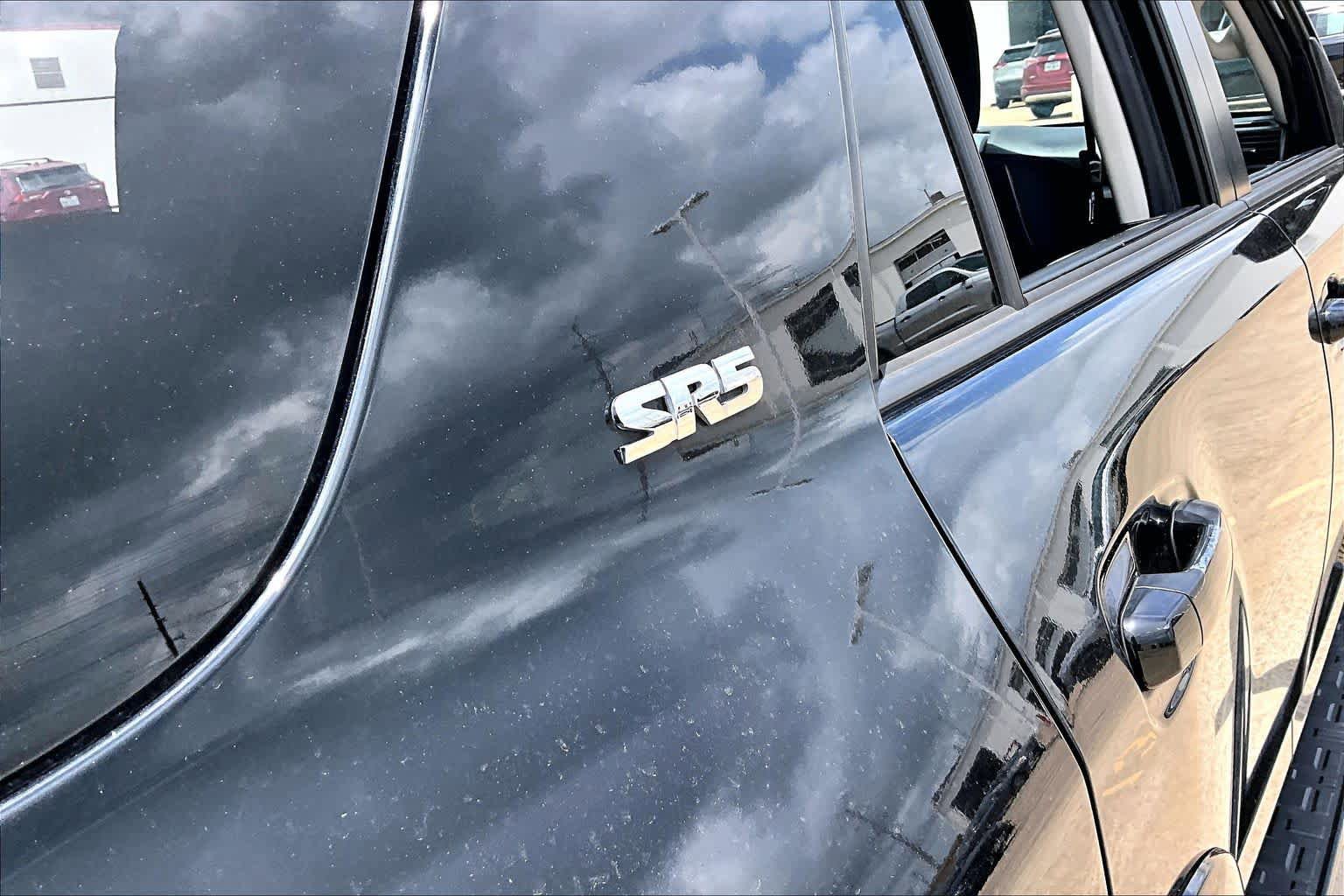 Used 2015 Toyota 4Runner SR5 RWD image 10