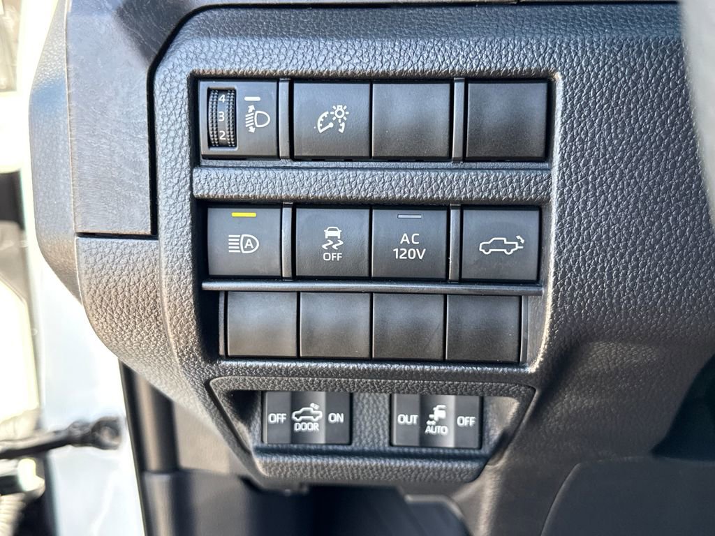 Used 2024 Toyota Tacoma Limited w/ Limited Package (LT) AWD/4WD image 15