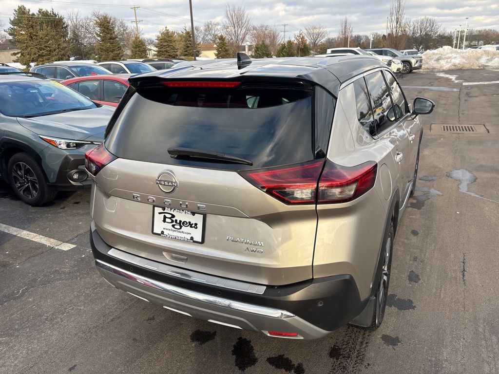 Used 2023 Nissan Rogue Platinum w/ Platinum Premium Package image 3