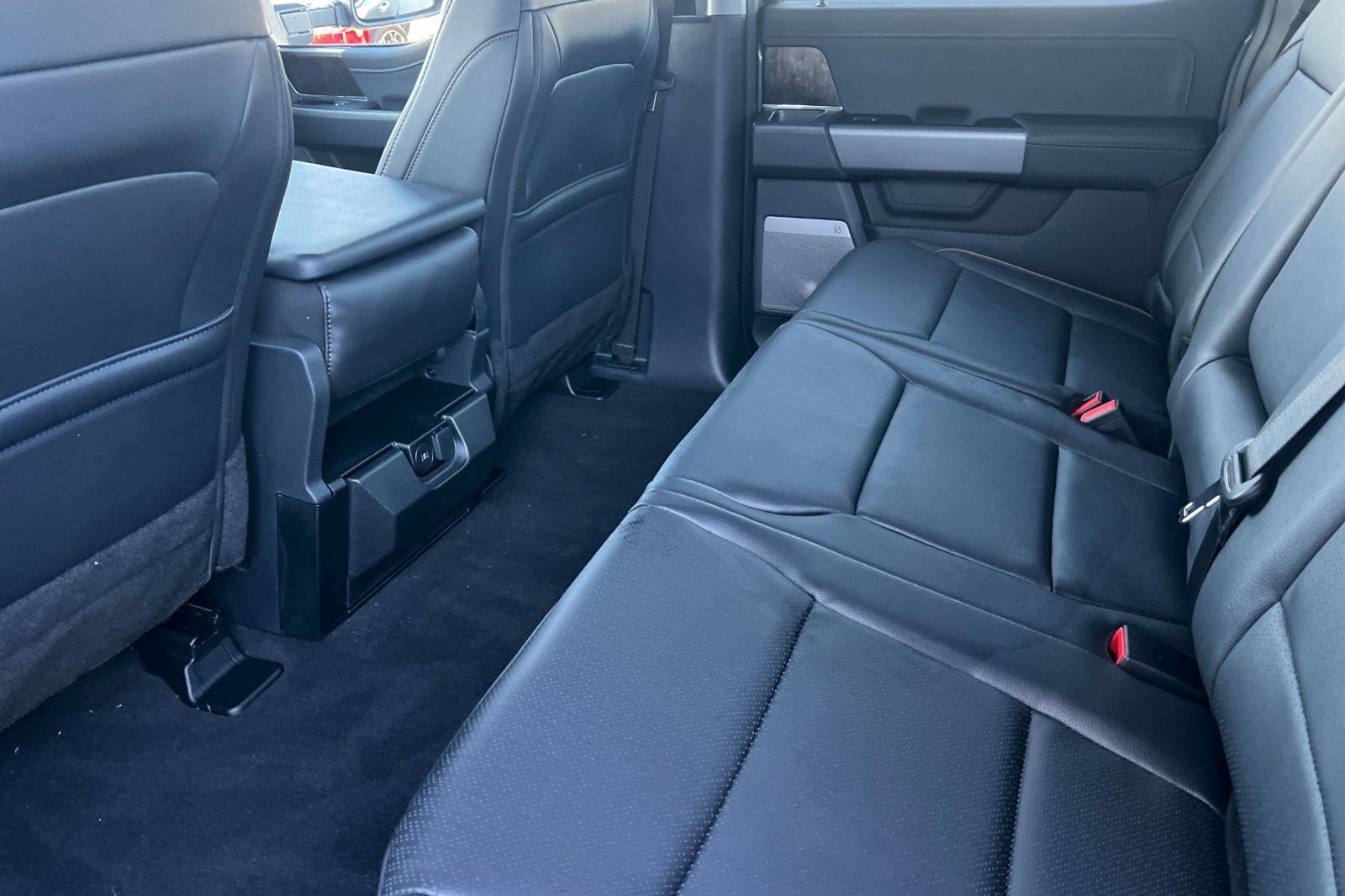 New 2026 Ford F250 Lariat w/ Chrome Package image 10