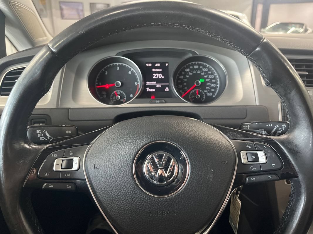 Used 2015 Volkswagen Golf TDI S FWD image 34