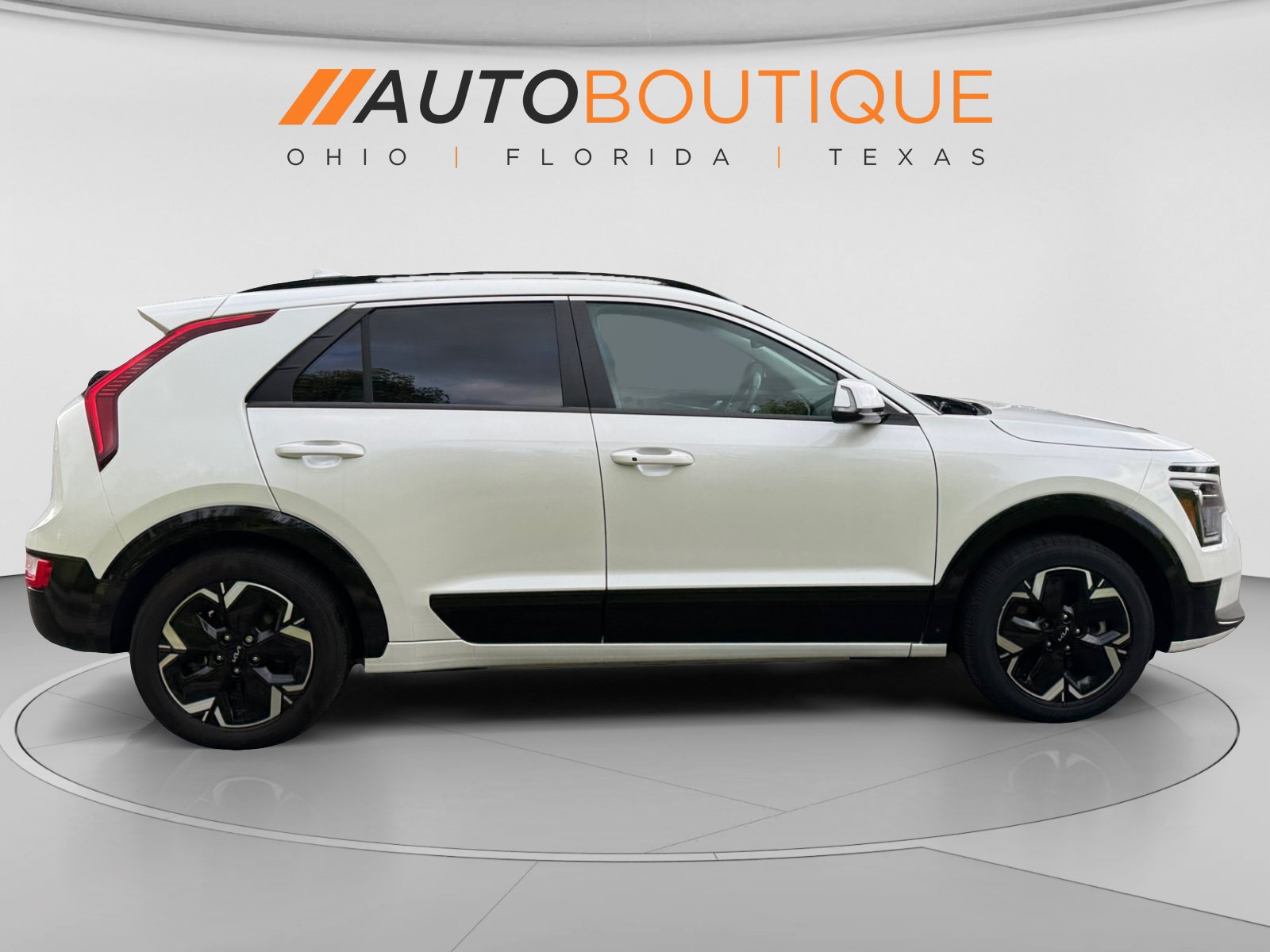 Used 2023 Kia Niro Wind w/ Wind Preserve Package FWD image 7