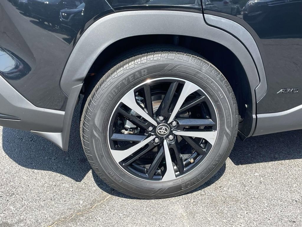 Used 2024 Toyota Corolla Cross XSE w/ Convenience Package AWD/4WD image 9