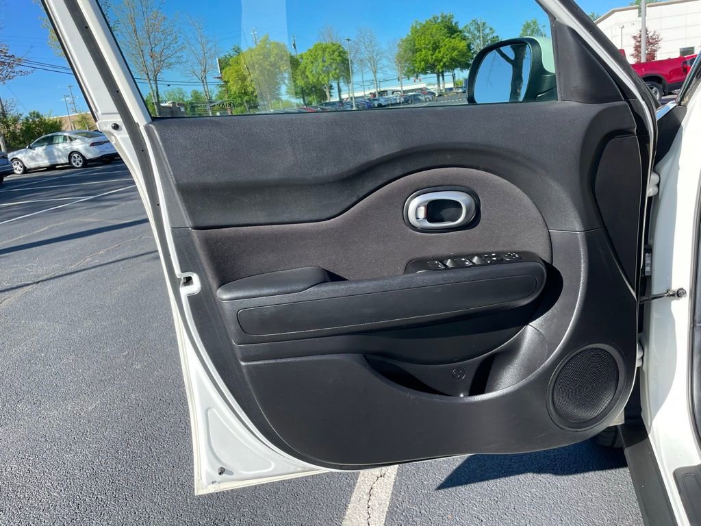 Used 2018 Kia Soul + FWD image 22