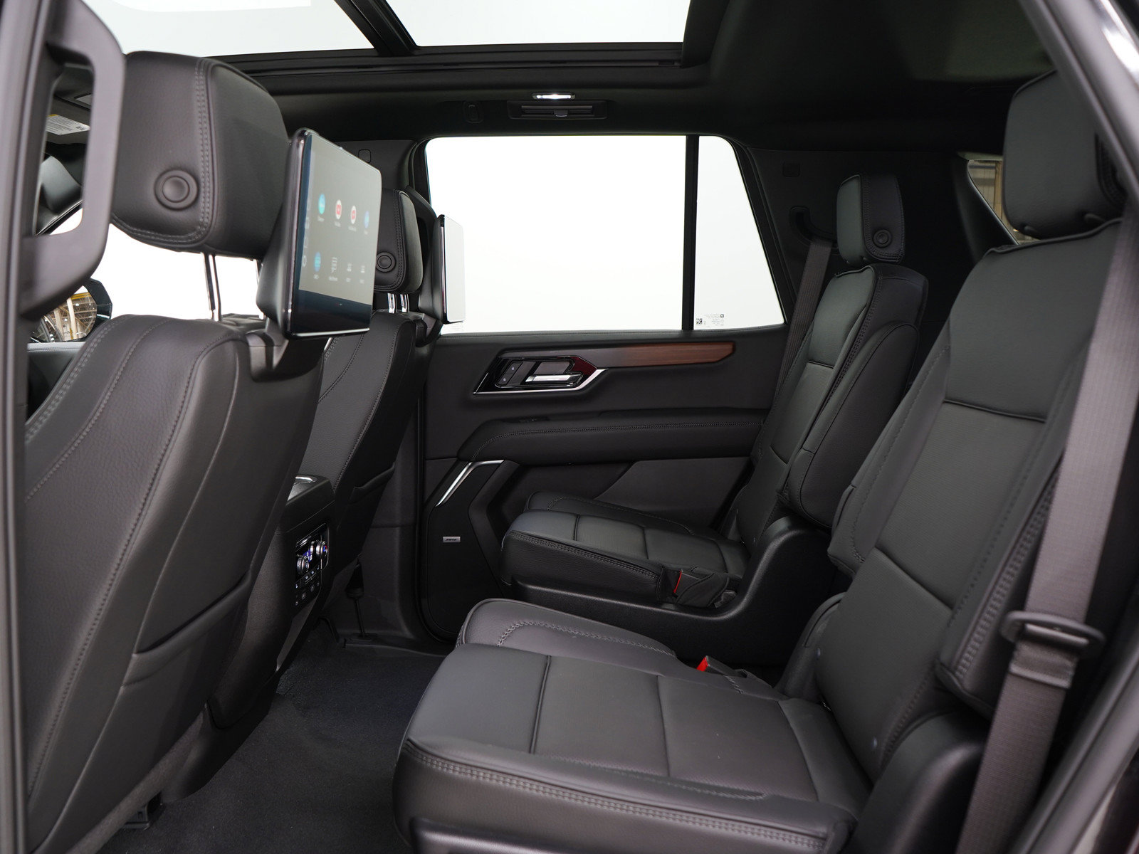 Used 2026 GMC Yukon Denali w/ Denali Reserve Package AWD/4WD image 21