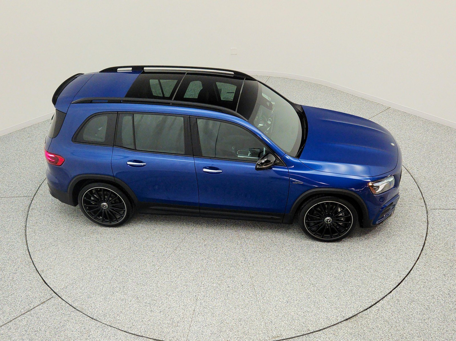 Used 2025 Mercedes-Benz GLB 35 AMG 4MATIC image 26