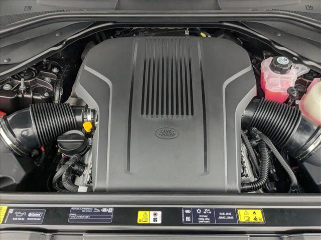 New 2026 Land Rover Range Rover Long Wheelbase SE image 18