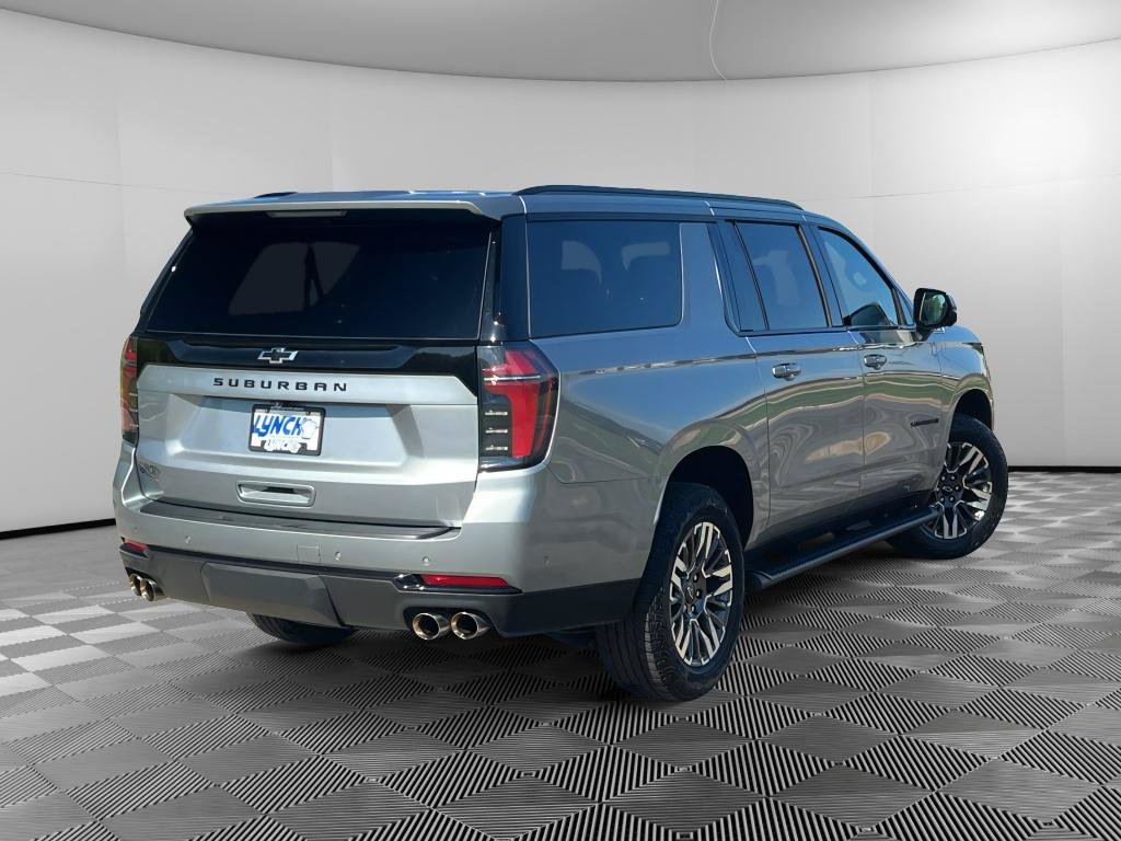 Used 2025 Chevrolet Suburban Z71 AWD/4WD image 4