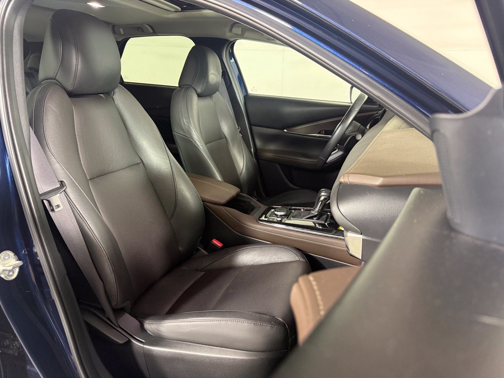 Used 2021 MAZDA CX-30 FWD 2.5 S w/ Premium Package image 17