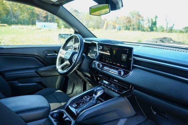 Used 2024 GMC Canyon Elevation image 14