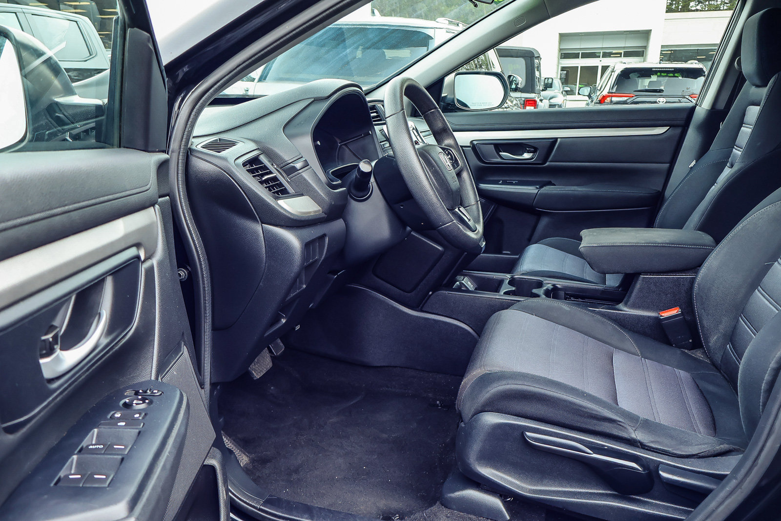 Used 2019 Honda CR-V LX image 2