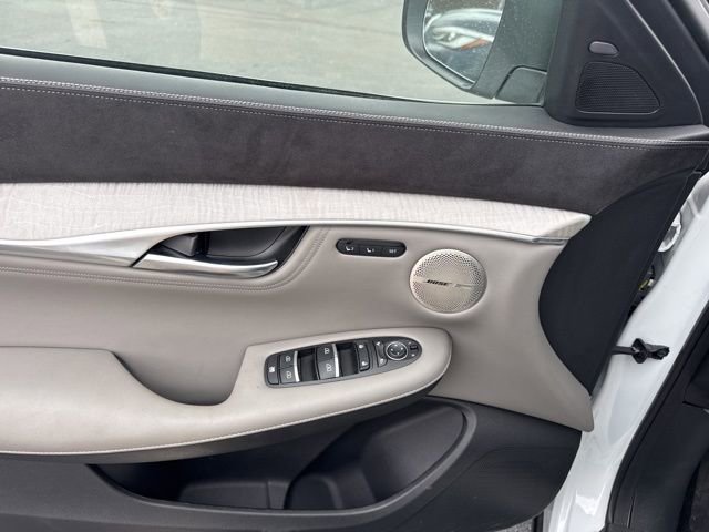 Used 2023 INFINITI QX50 Sensory image 14