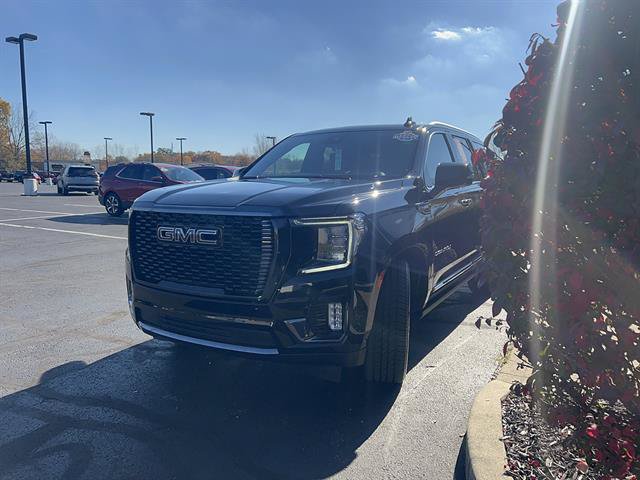 Used 2023 GMC Yukon Denali Ultimate AWD/4WD image 10