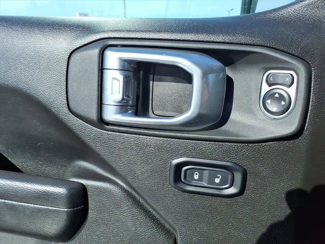 Used 2025 Jeep Wrangler Rubicon image 12