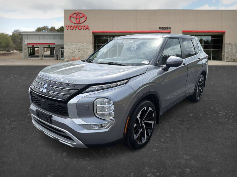 Used 2023 Mitsubishi Outlander SE