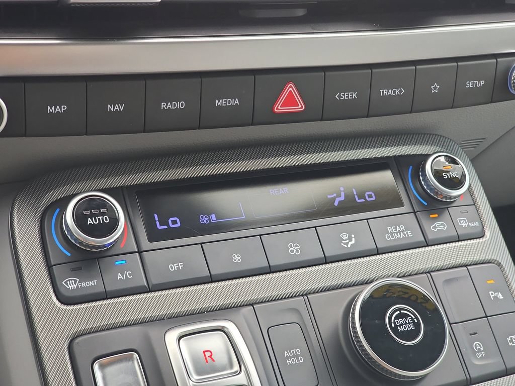 Used 2024 Hyundai Palisade SEL FWD image 22