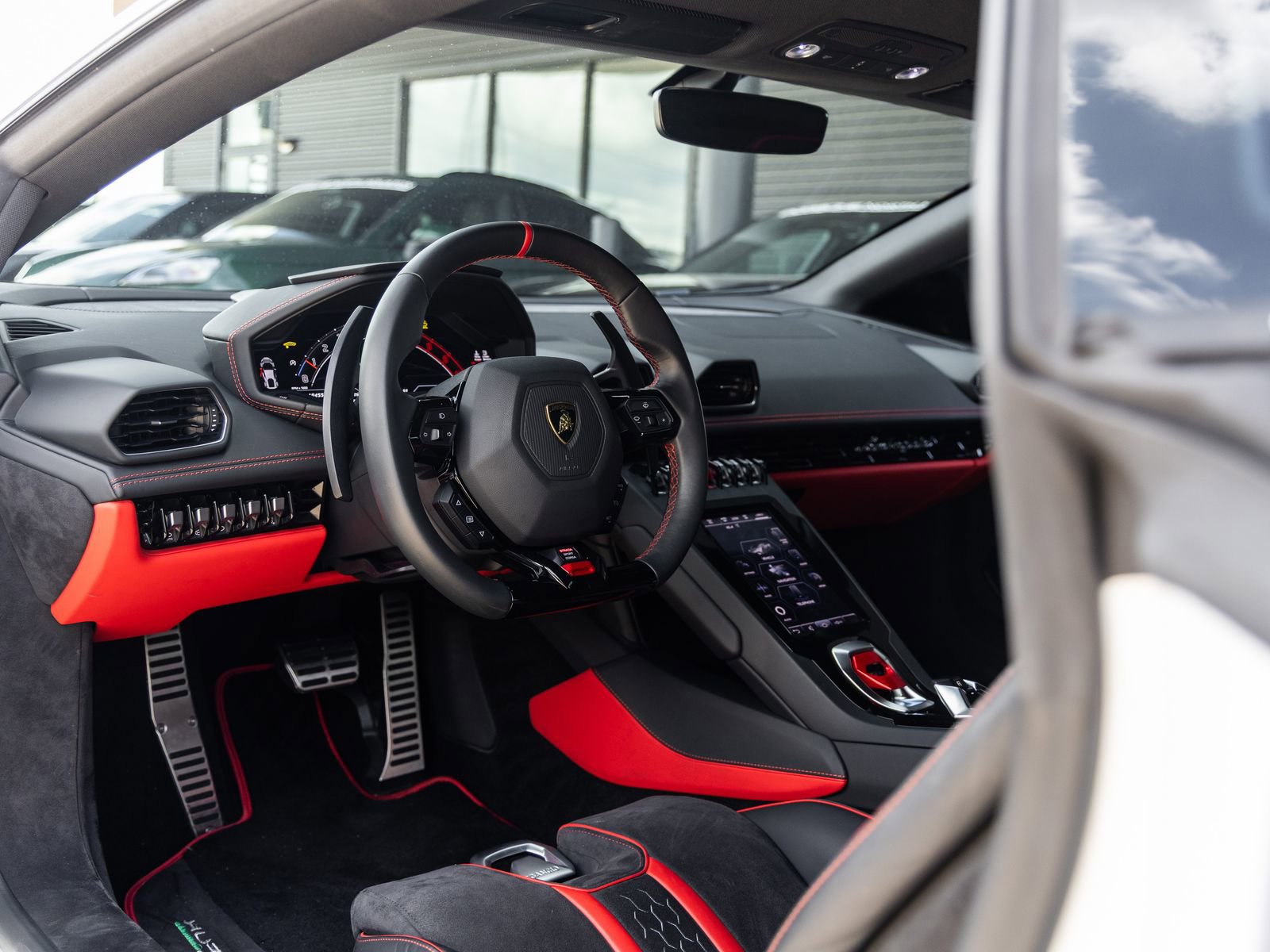 Used 2023 Lamborghini Huracan Tecnica image 28