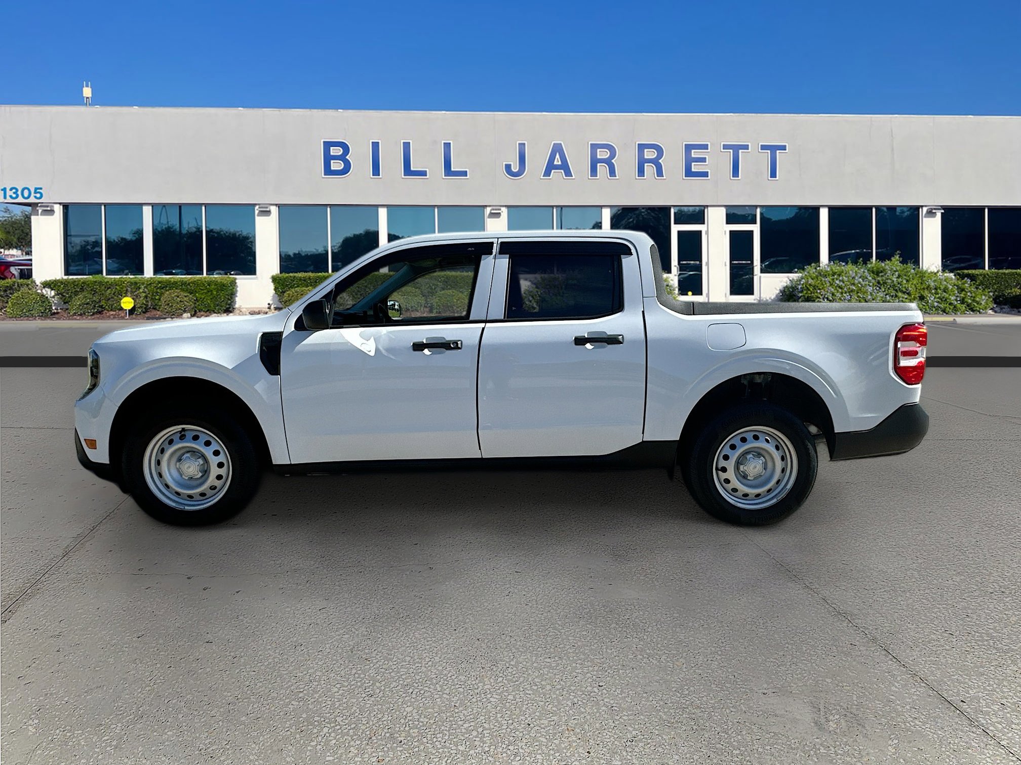 Certified 2025 Ford Maverick XL w/ Equipment Group 102A image 4