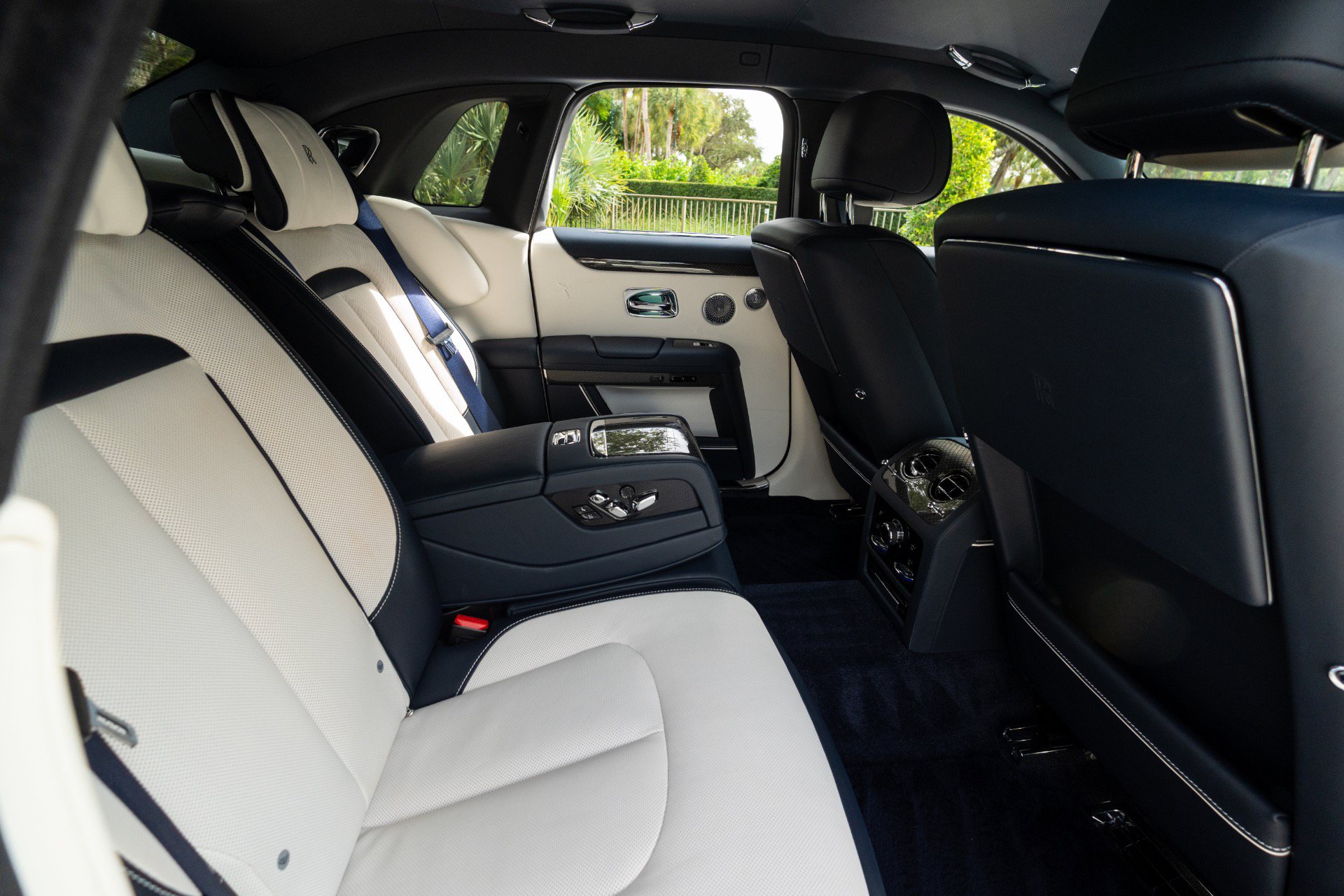 Used 2023 Rolls-Royce Ghost Black Badge w/ Black Badge Ghost Package AWD/4WD image 80