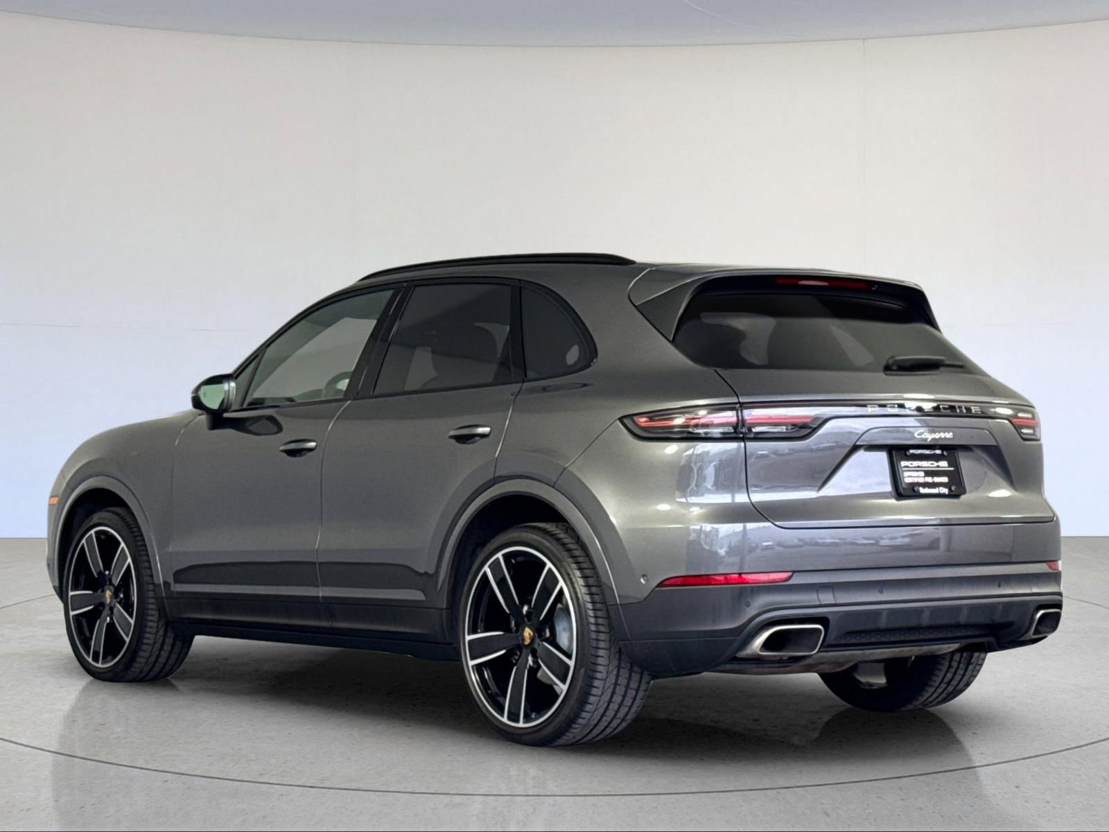 Certified 2023 Porsche Cayenne image 3