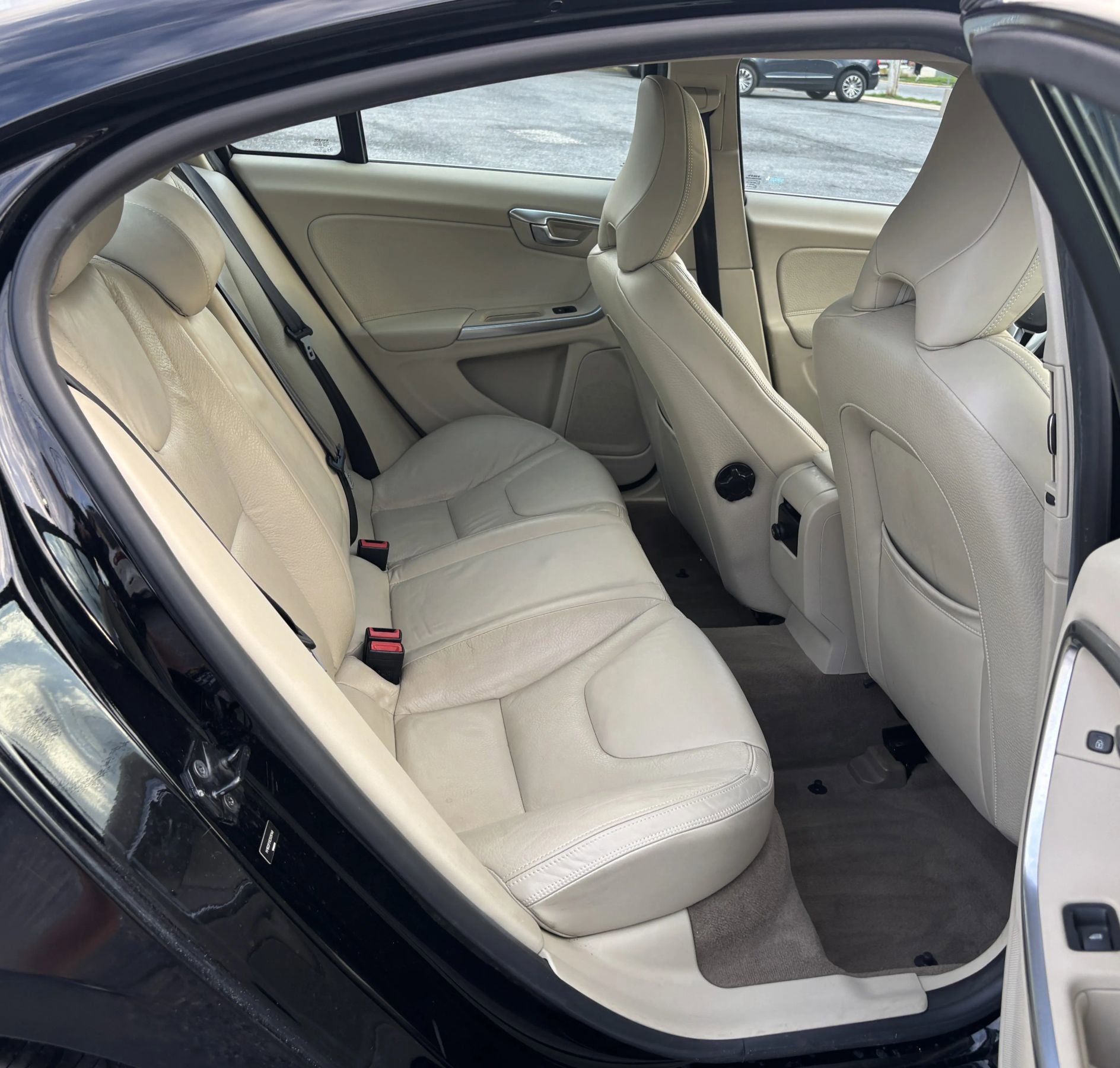 Used 2012 Volvo S60 T5 image 9