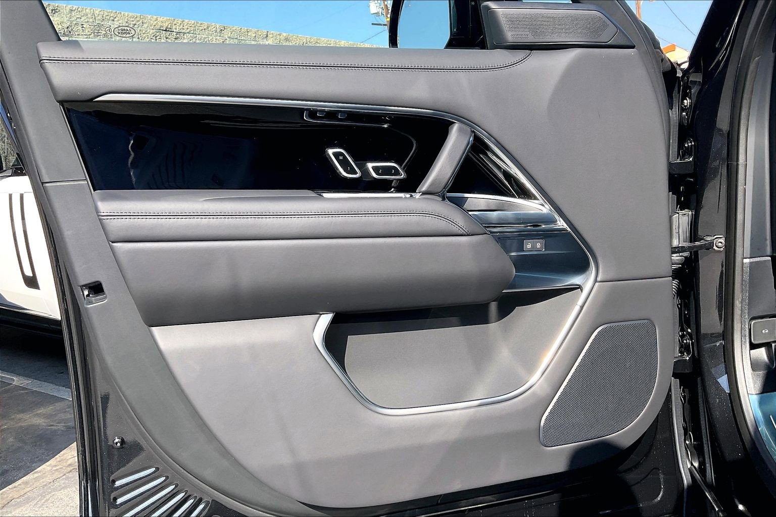 New 2026 Land Rover Range Rover SE image 12