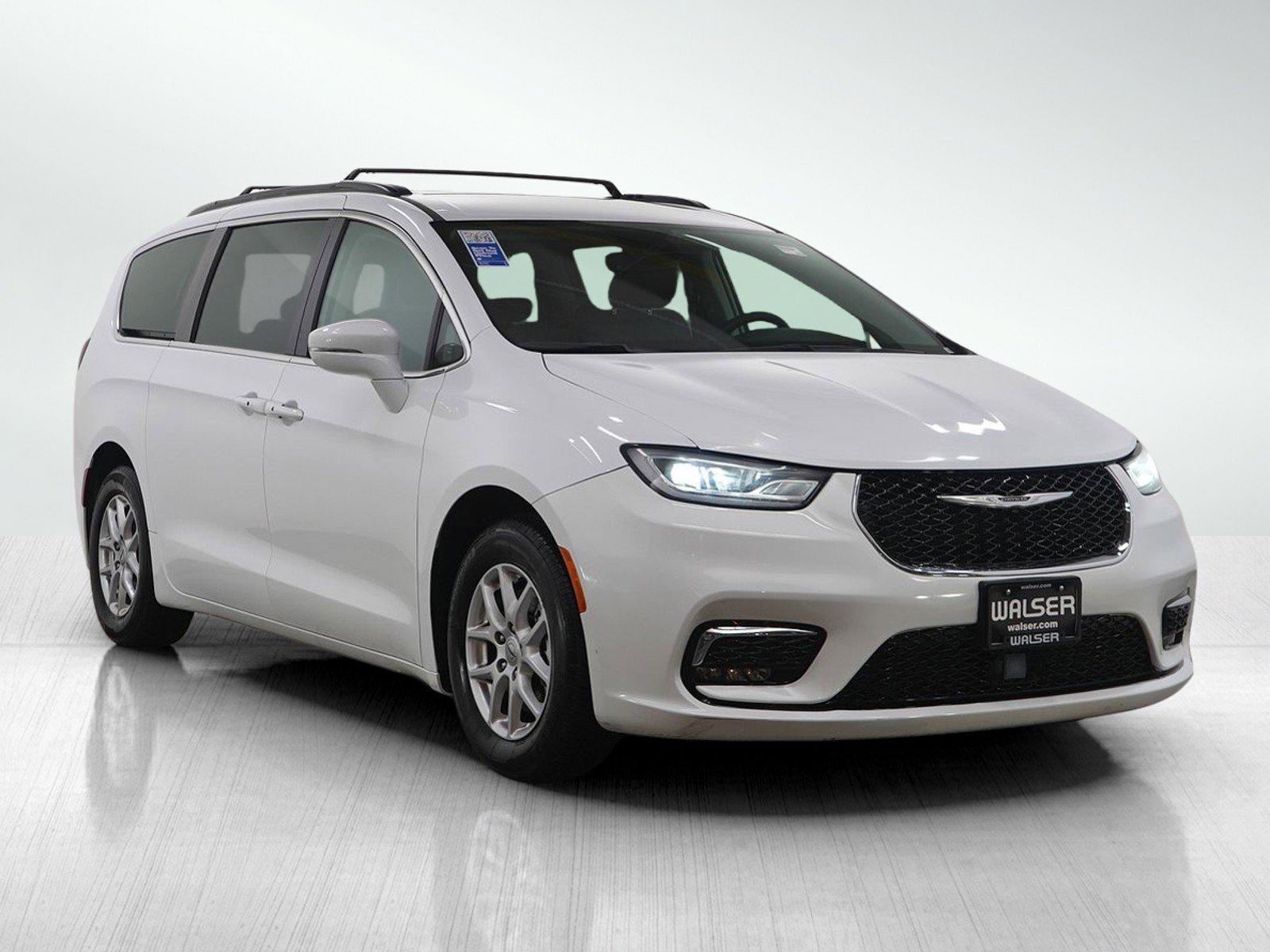 Used 2022 Chrysler Pacifica Touring-L image 7