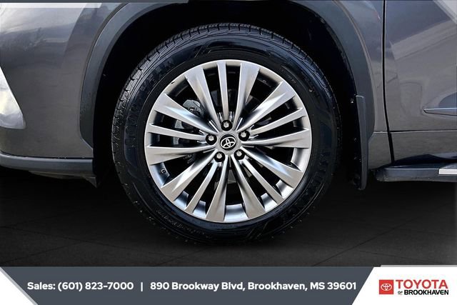 Used 2022 Toyota Highlander Platinum image 7