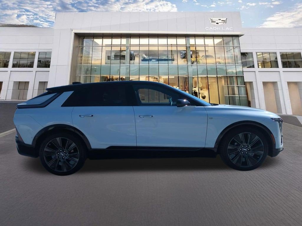 Certified 2026 Cadillac Lyriq Signature Sport AWD/4WD image 26