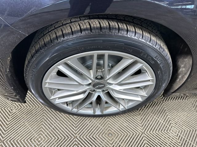 Used 2021 Genesis G70 2.0T Sport image 10