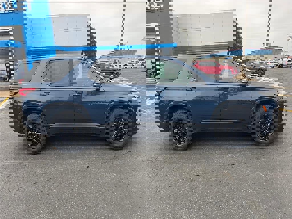Certified 2023 Chevrolet Traverse LT w/ Midnight/Sport Edition image 2