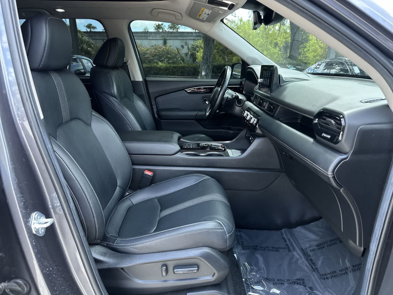 Used 2025 Honda Pilot Touring image 17