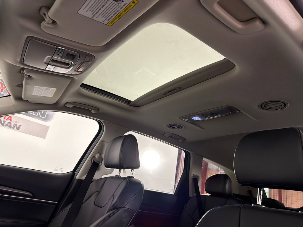 Used 2025 Kia Telluride S image 2