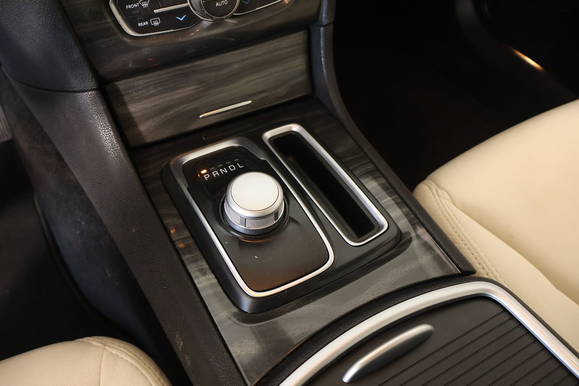 Used 2021 Chrysler 300 Touring w/ Sport Appearance Package RWD image 7