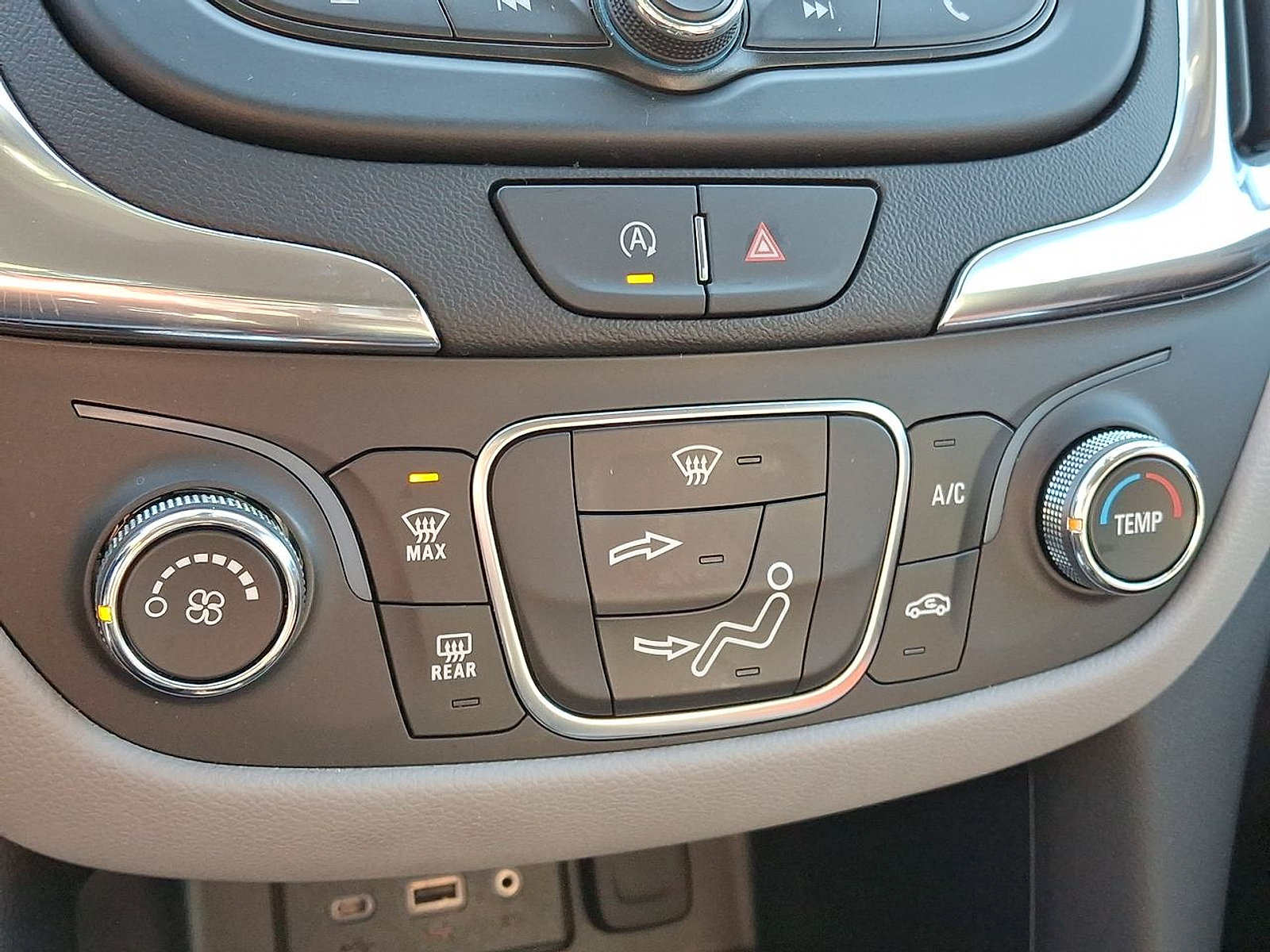 Certified 2024 Chevrolet Equinox LS FWD image 25