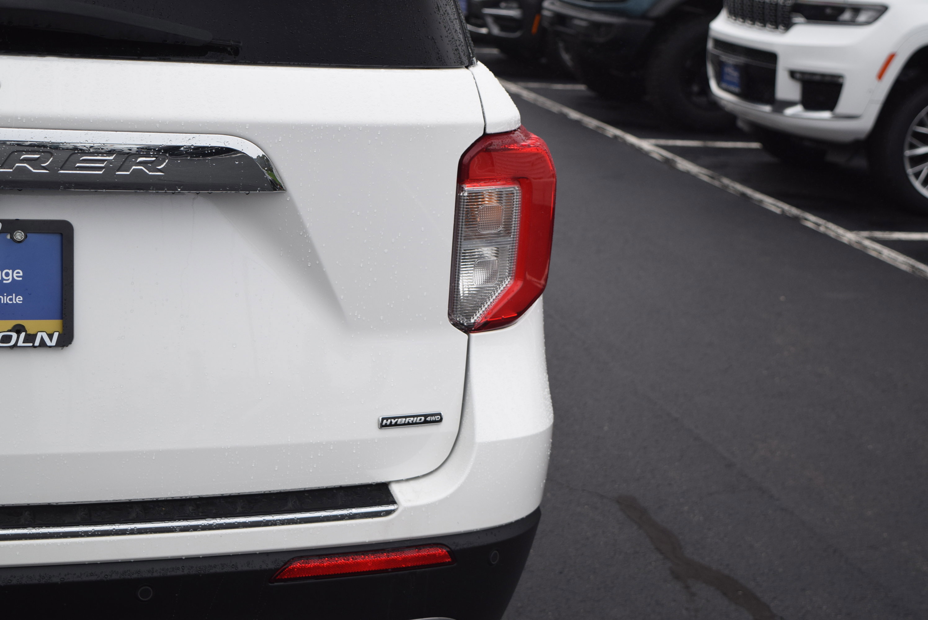 Certified 2021 Ford Explorer Limited image 6