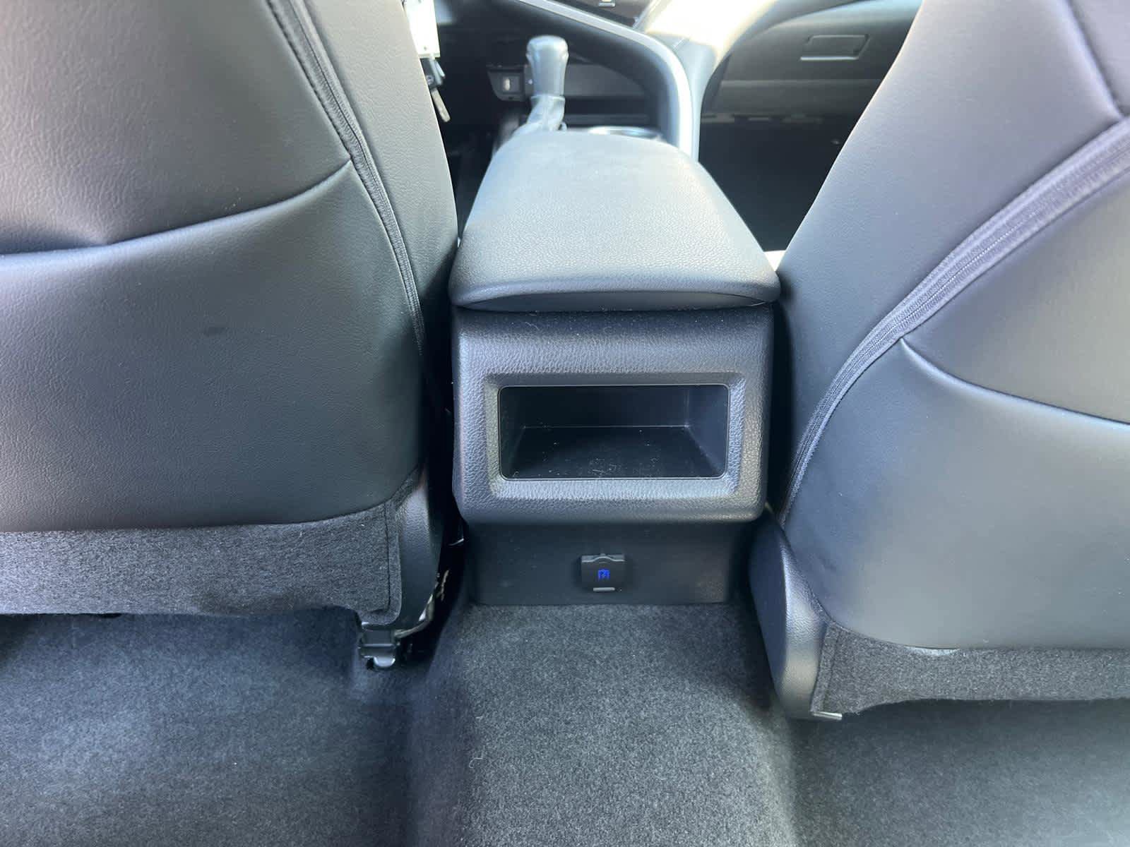 Used 2023 Toyota Camry SE w/ Cold Weather Package FWD image 34