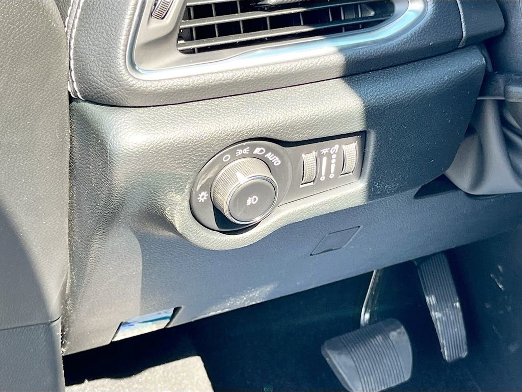 New 2026 Chrysler Pacifica Limited FWD image 10