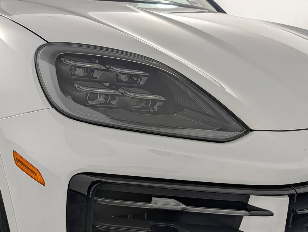Used 2026 Porsche Cayenne E-Hybrid Coupe AWD/4WD image 15