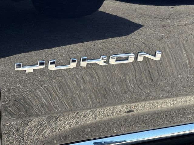 Used 2023 GMC Yukon XL SLT AWD/4WD image 11