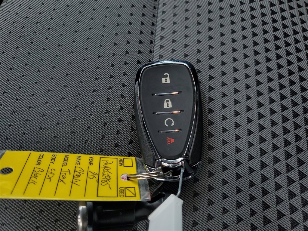 Used 2025 Chevrolet Trax LT image 27