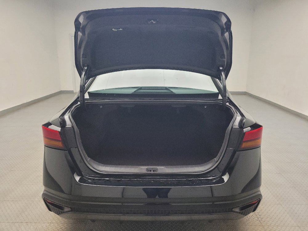 Used 2025 Nissan Altima 2.5 SV FWD image 29